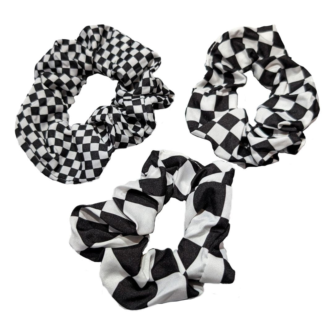 3 skakternede scrunchies med små, mellem og store skaktern. Køb flere, spar mere