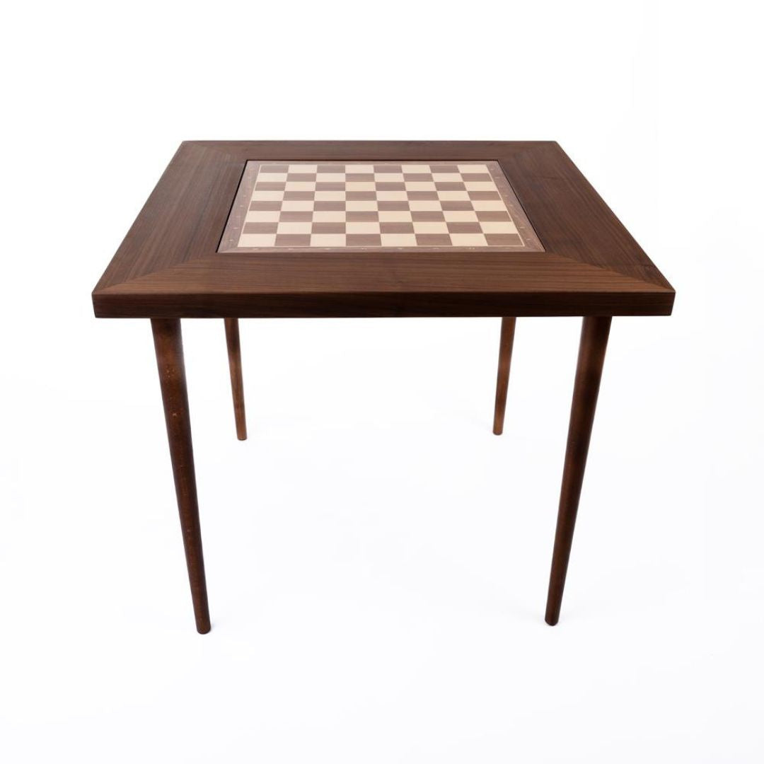 Skakbord i valnød, der kan indstilles til at være i forskellige højder, kan købbet på skakshoppen.dk