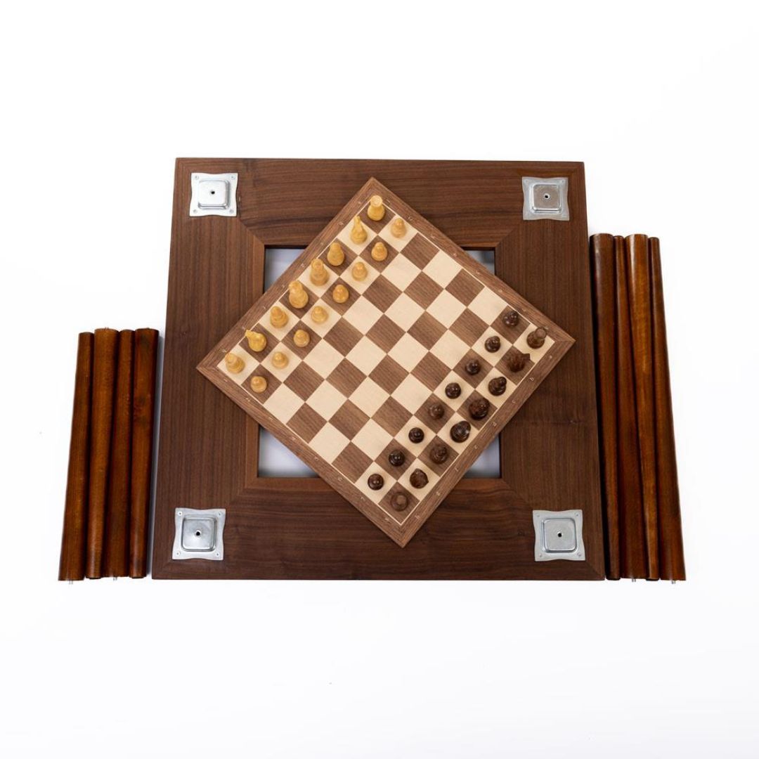 Hele pakken med skakbræt, skakbord og ben i forskellige længder så skakbordet kan indstilles til den bedste højde