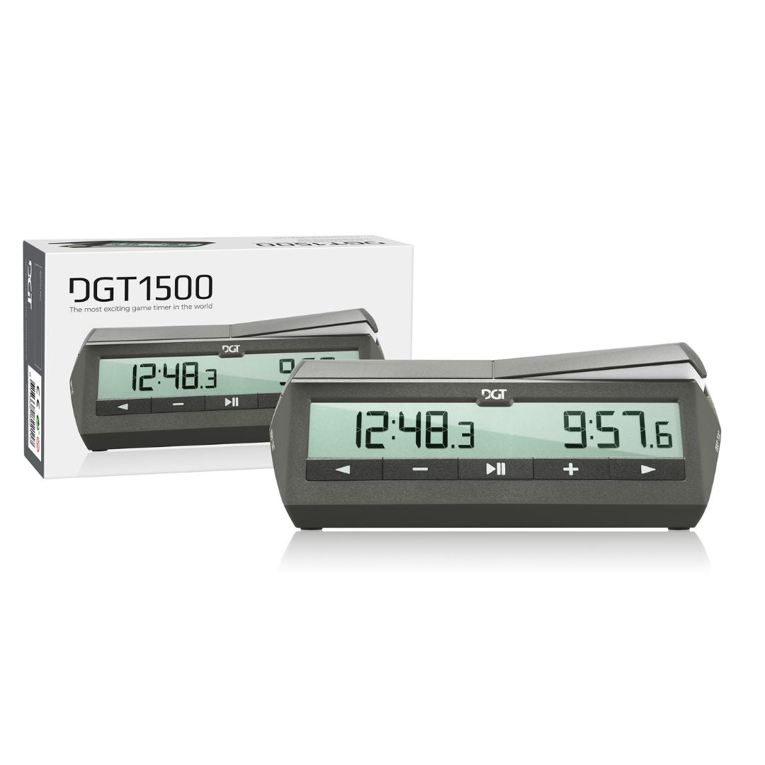 DGT1500 skakur i grå foran sin æske. det perfekte skakur til lynskak og hurtigskak