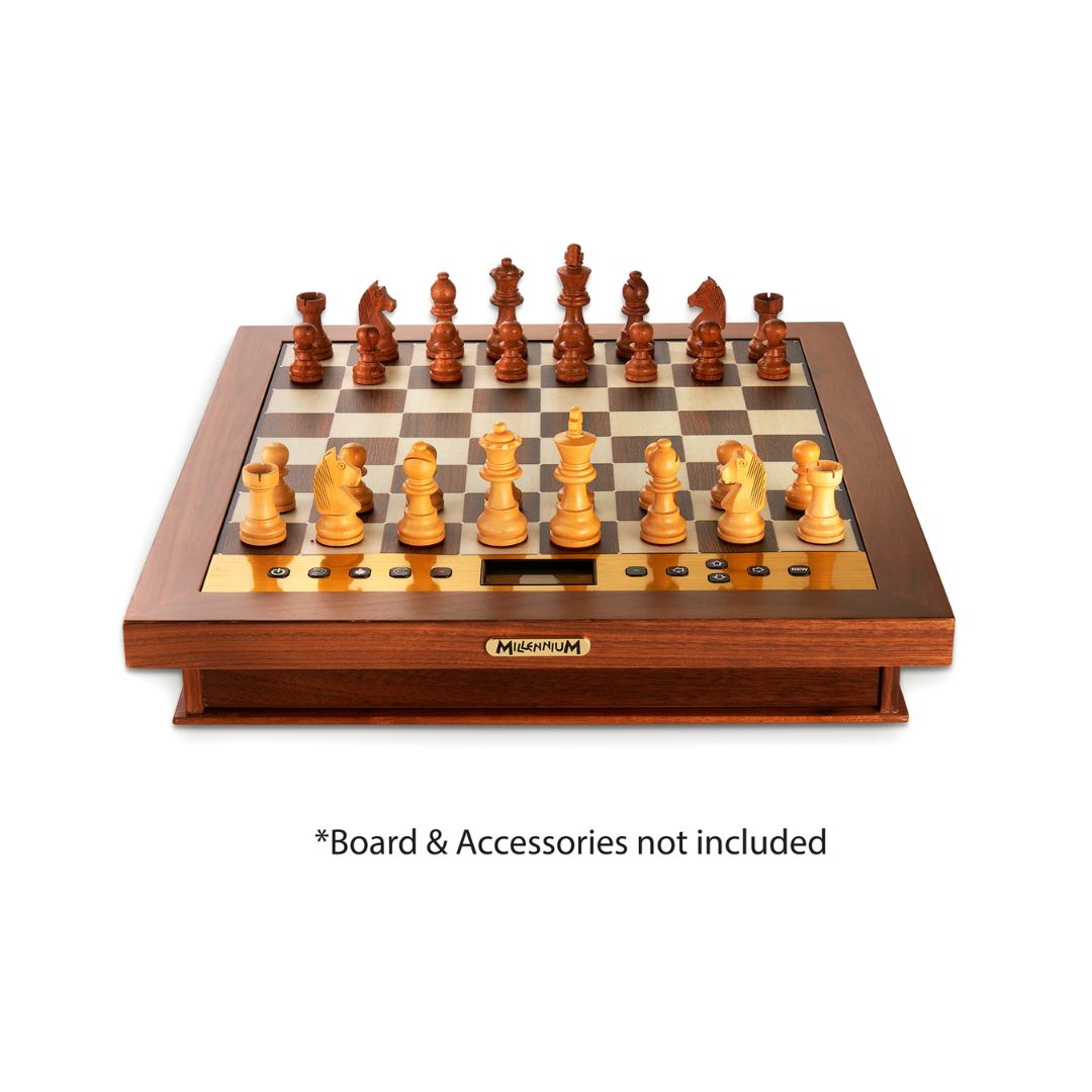 Millennium the king performance skakcomputer løftet over bordetved hjælp af millennium luxe cabinet