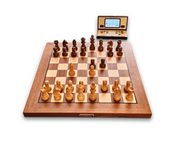 Millennium Chess Genius Exclusive skakcomputer - topmodellen med træramme