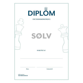 Diplom for beståelse af sølvspringeren teknikmærkeprøve med plads til underskrift, dato og dansk skoleskaks logo i nederste venstre hjørne