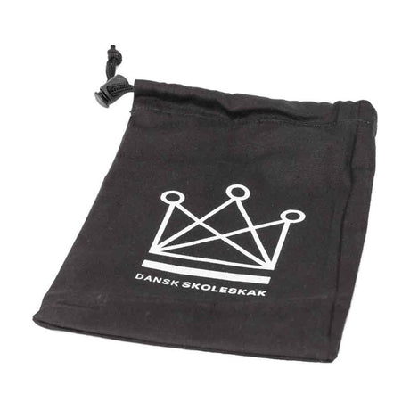 Sort brikpose til skakbrikker i alle størrelser med Dansk Skoleskaks logo