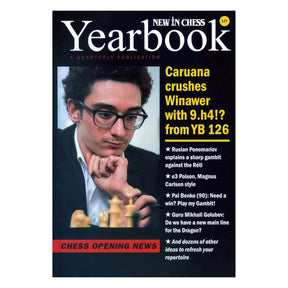 Forside af New In Chess Yearbook med 35 kapitler om de nyeste skakåbninger og teoretiske udviklinger.