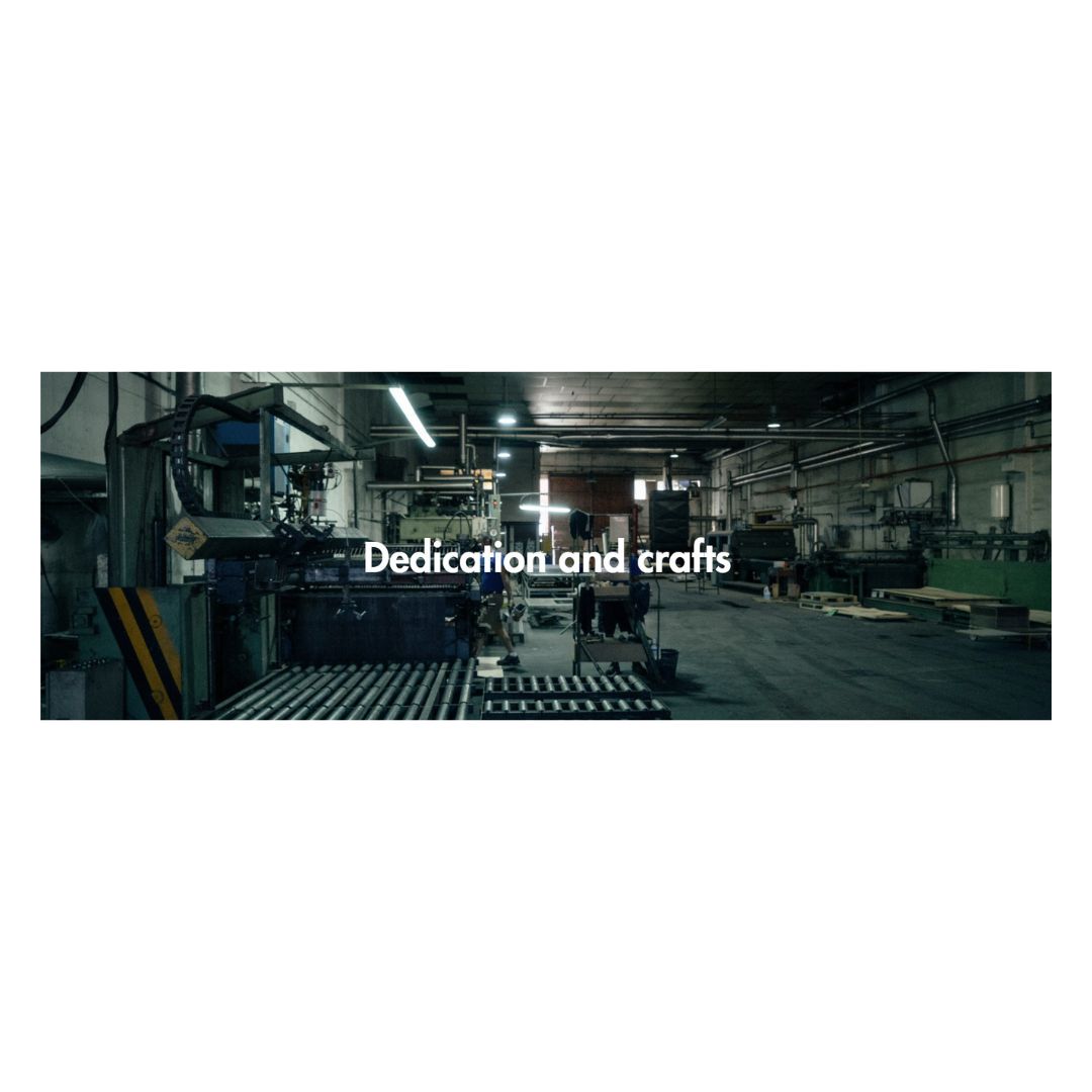 Sort luksus skakspil med smukt spansk bræt og fransk springer