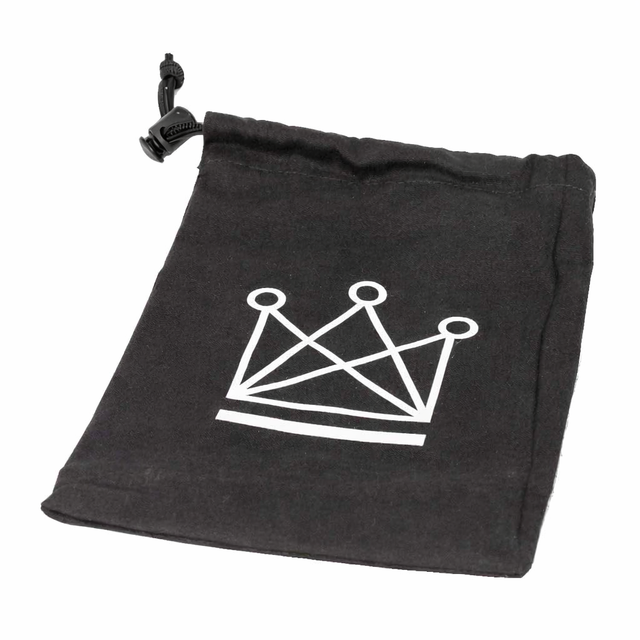 Sort brikpose til opbevaring af skakbrikker med smart lås, så brikkerne ikke ryger ud