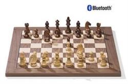 DGT bluetooth skakbræt i valnød med timeless skakbrikker
