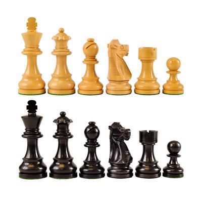 Sorte skakbrikker med fransk springer. Klassiske staunton skakbrikker.